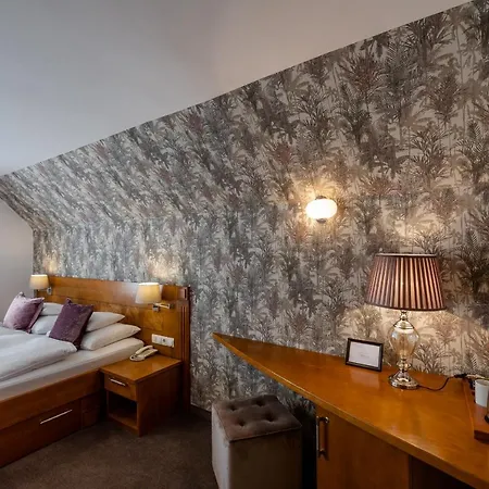Lipa Hotel 3*